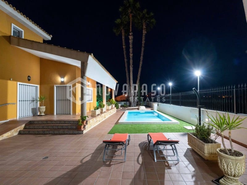 5 bedroom Finca/Country House for sale in Orihuela - € 675,000 (Ref: 9972999)