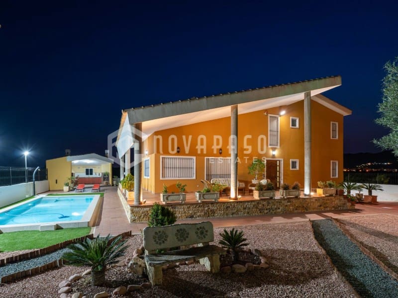 5 bedroom Finca/Country House for sale in Orihuela - € 675,000 (Ref: 9972999)