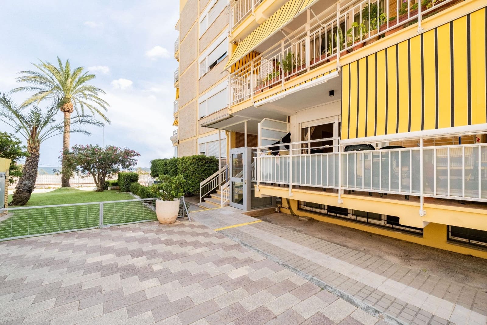 2 bedroom Apartment for sale in Benicassim with pool garage - € 230,000 (Ref: 10019206)