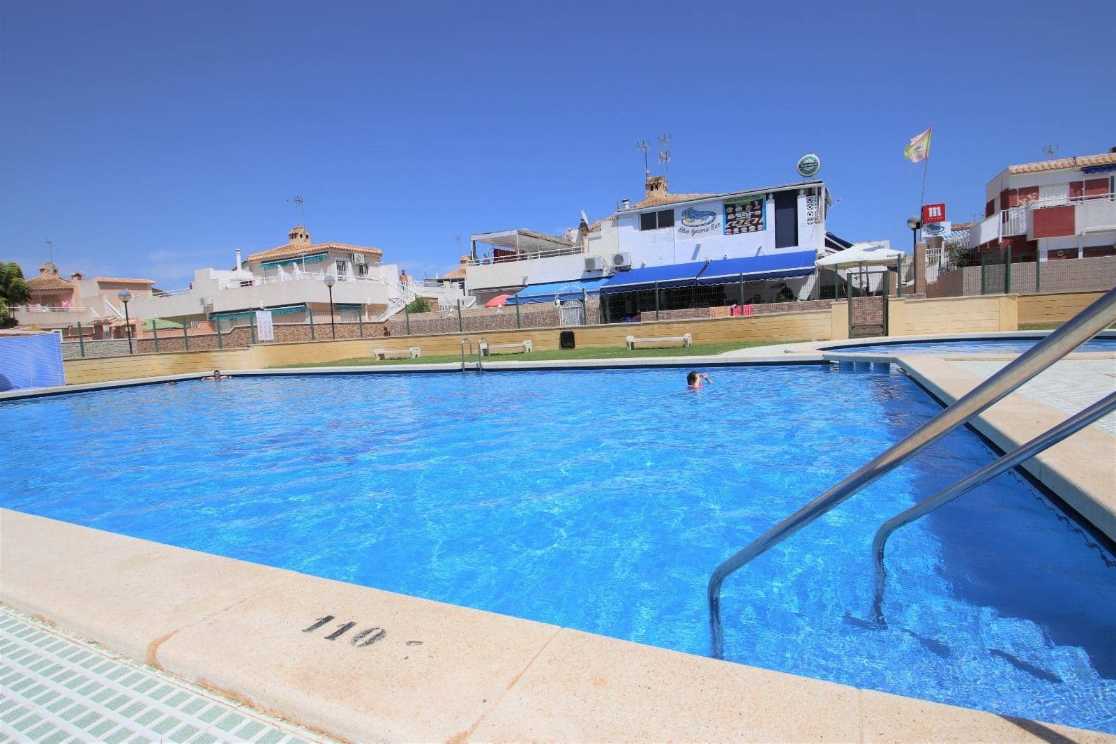 2 bedroom Terraced Villa for sale in Torrevieja with pool - € 159,000 (Ref: 10109923)