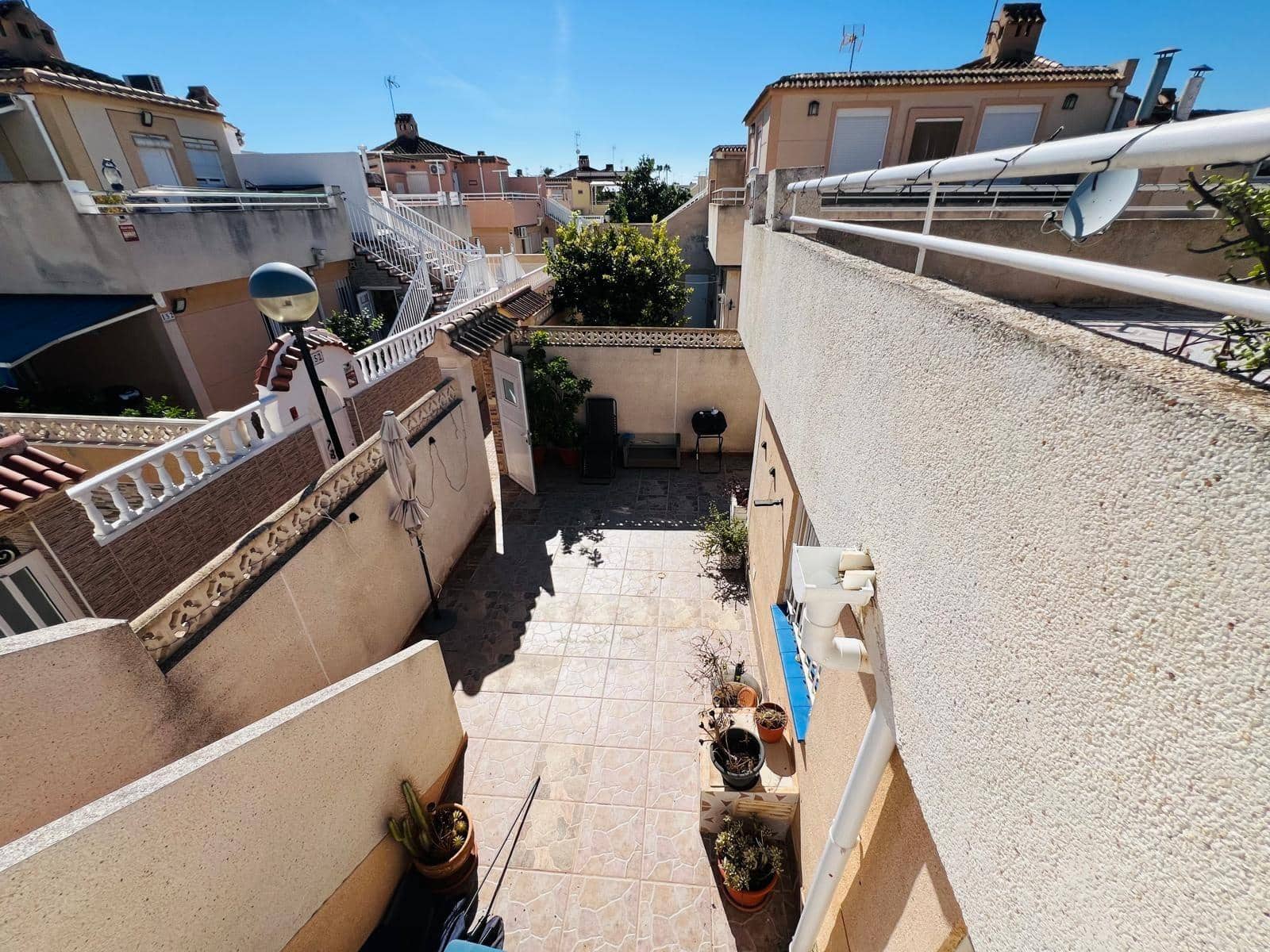 2 bedroom Terraced Villa for sale in Torrevieja with pool - € 159,000 (Ref: 10109923)