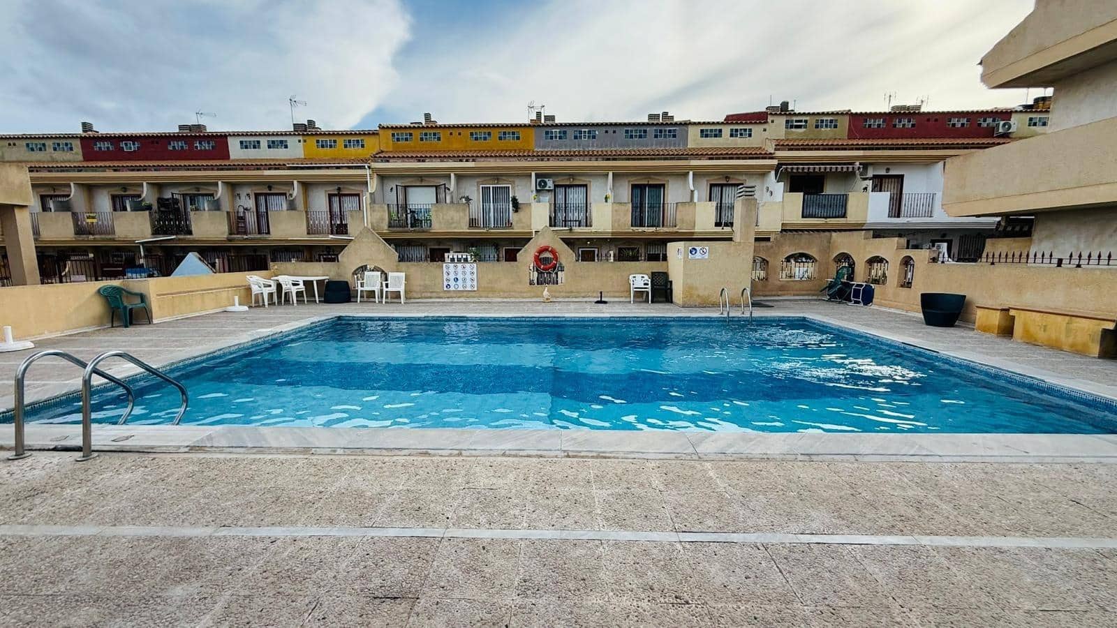 3 sypialnia Dom szeregowy na sprzedaż w Playa Flamenca z basenem garażem - 220 000 € (Ref: 10120159)