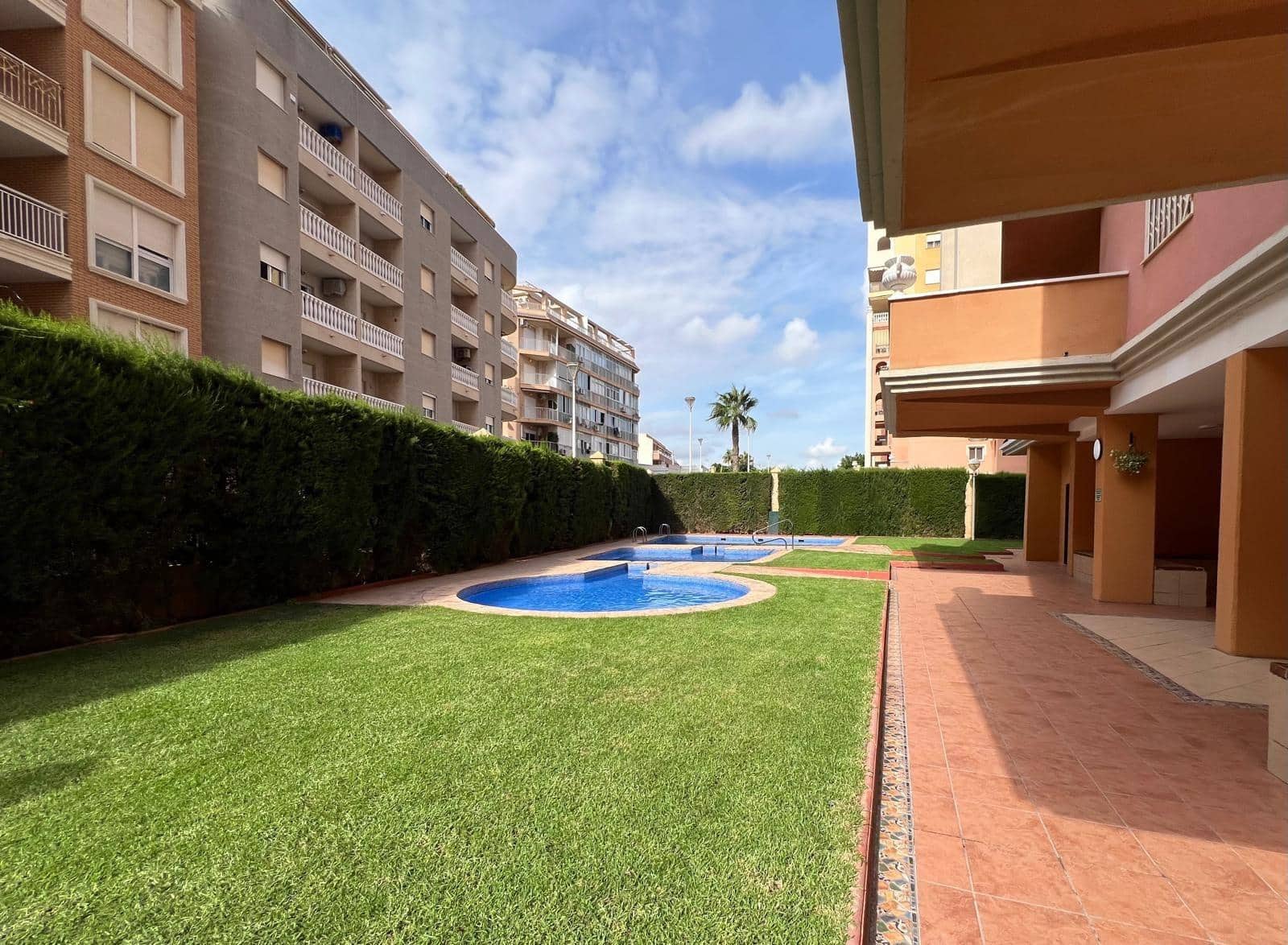 2 sovrum Lägenhet till salu i Torrevieja med pool - 290 000 € (Ref: 10120161)