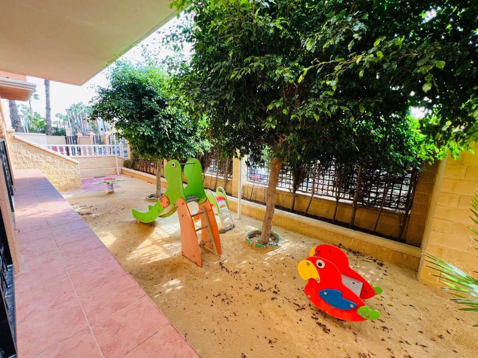 2 sovrum Lägenhet till salu i Torrevieja med pool - 290 000 € (Ref: 10120161)