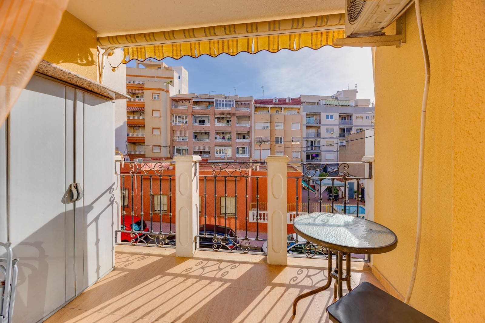 3 bedroom Flat for sale in Torrevieja - € 165,000 (Ref: 10129389)
