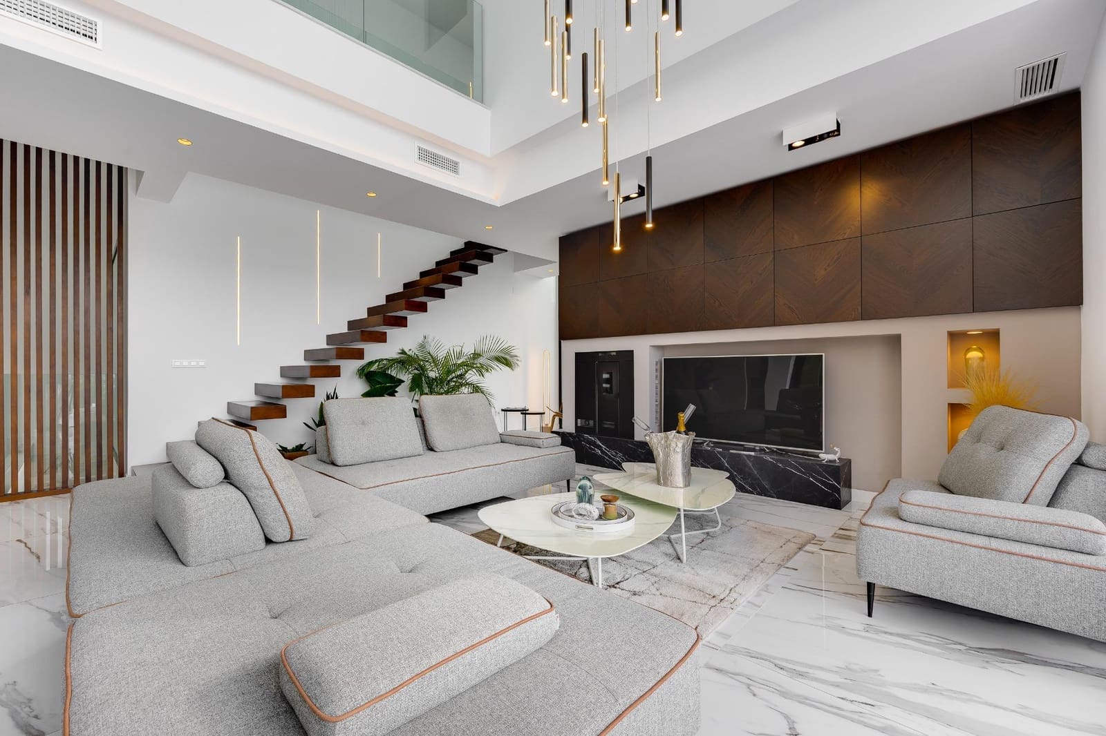 4 bedroom Villa for sale in Las Colinas Golf with pool garage - € 2,600,000 (Ref: 10131841)