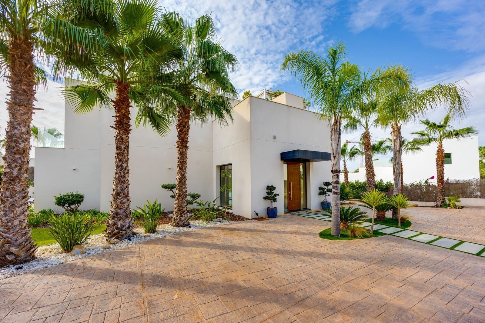 4 bedroom Villa for sale in Las Colinas Golf with pool garage - € 2,600,000 (Ref: 10131841)