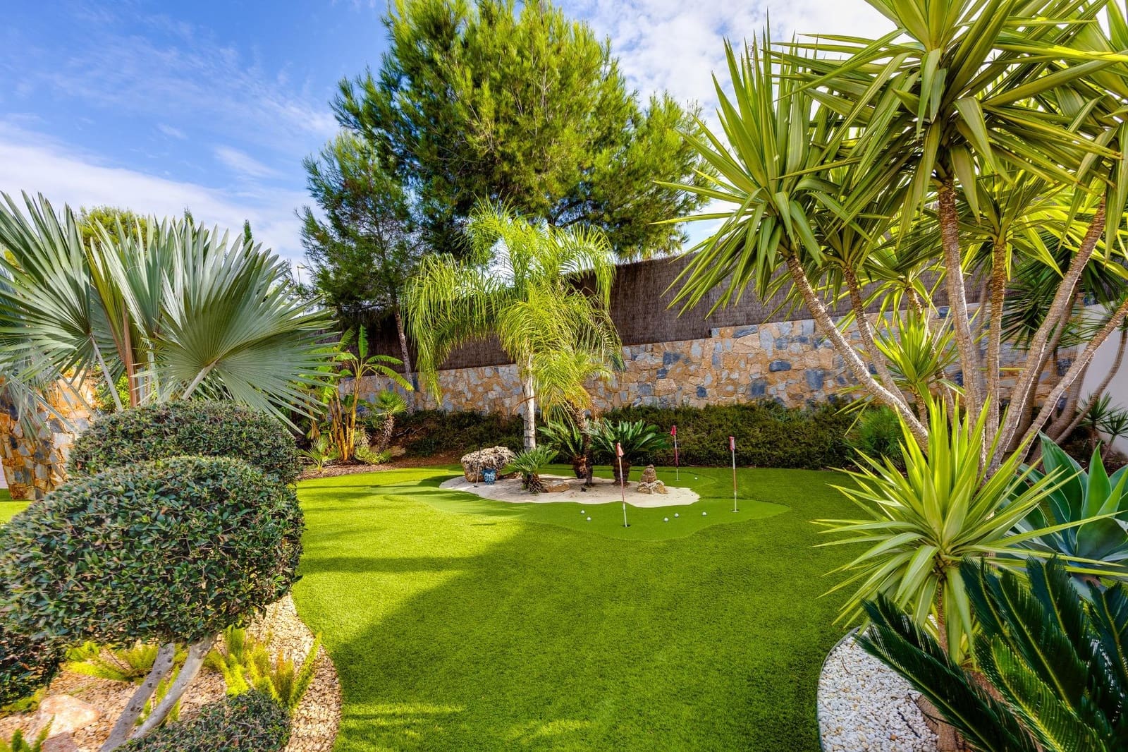 4 bedroom Villa for sale in Las Colinas Golf with pool garage - € 2,600,000 (Ref: 10131841)