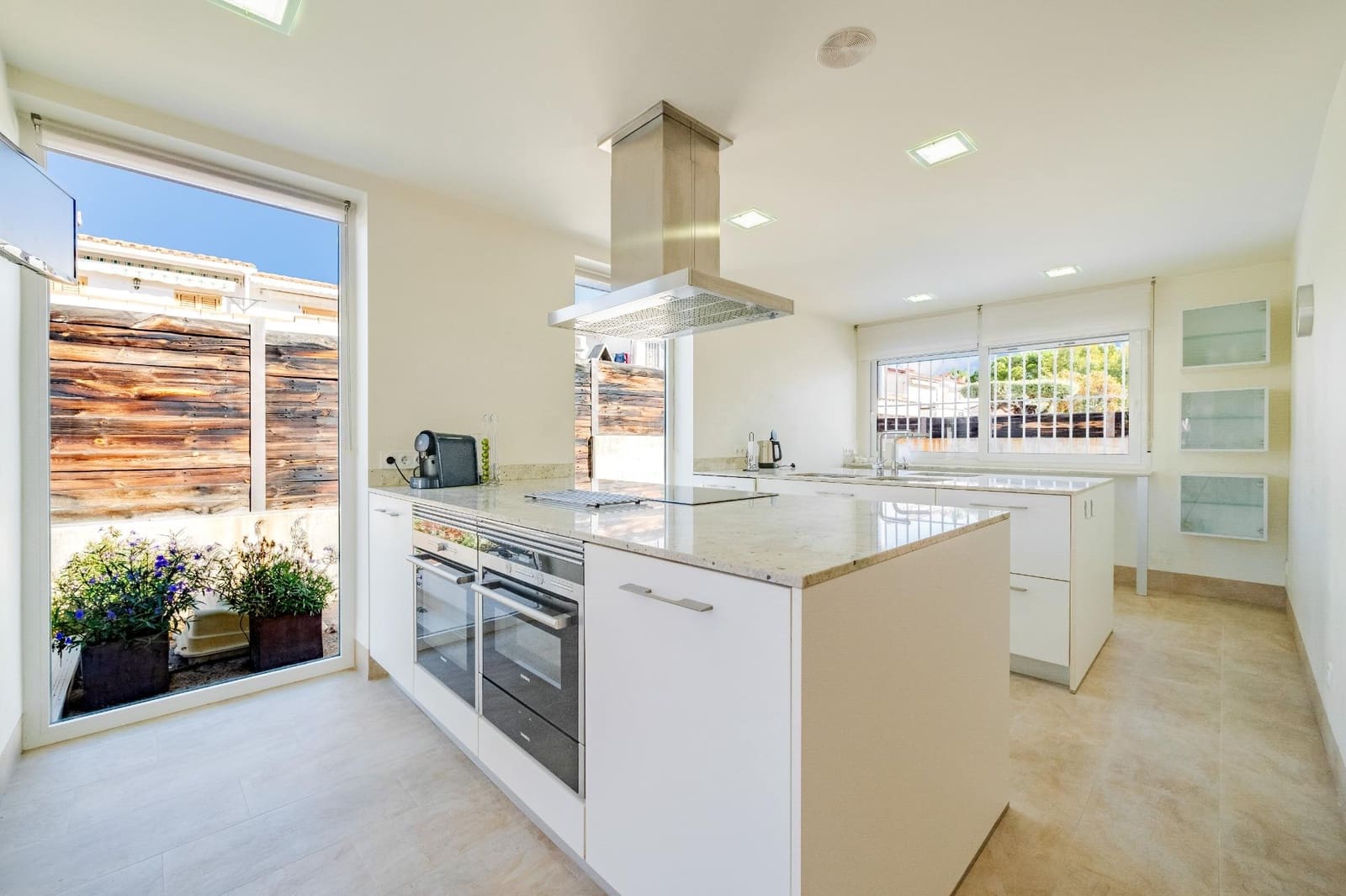 5 soveværelse Villa til salg i Benicassim med swimmingpool garage - € 970.000 (Ref: 10136292)