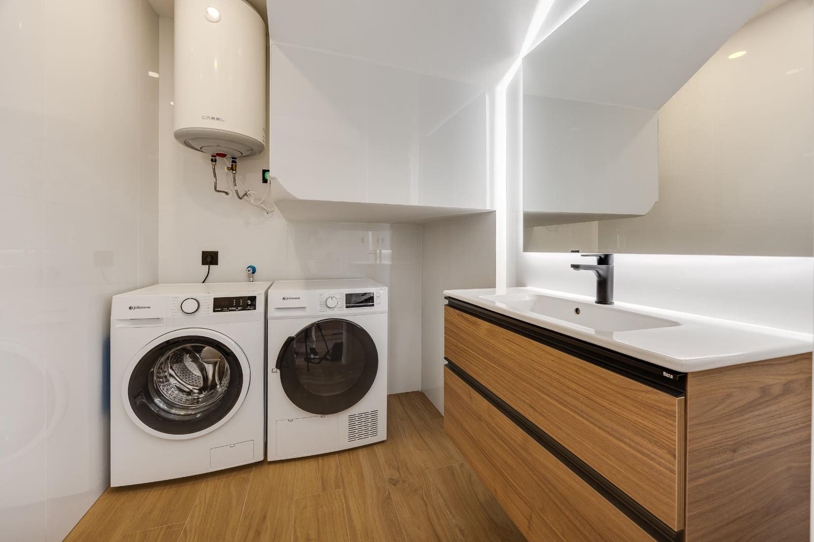2 slaapkamer Rijtjeshuis te koop in Guardamar del Segura met zwembad - € 280.000 (Ref: 10139943)