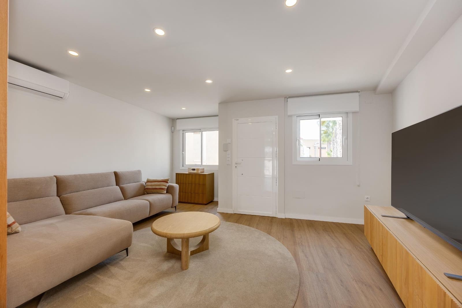 2 slaapkamer Rijtjeshuis te koop in Guardamar del Segura met zwembad - € 280.000 (Ref: 10139943)