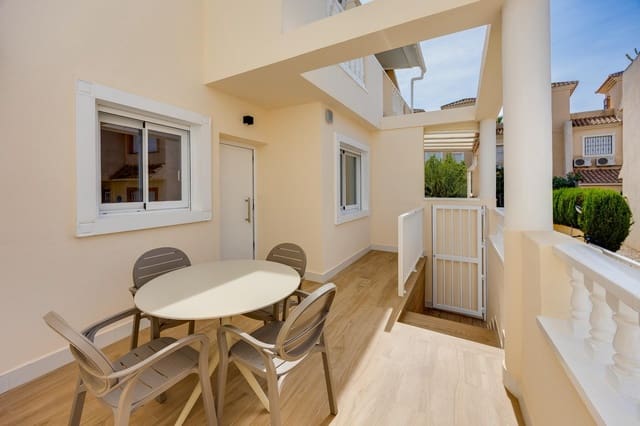 2 sovrum Radhus till salu i Guardamar del Segura med pool - 280 000 € (Ref: 10139943)