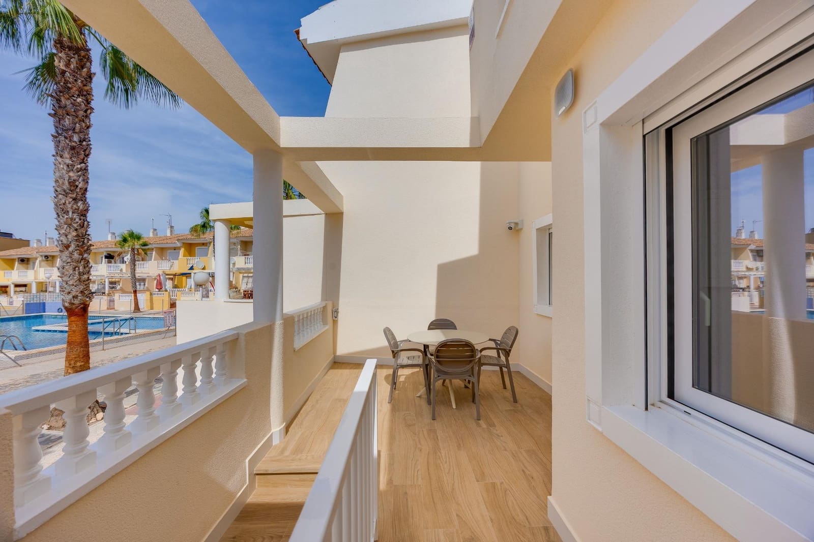 2 slaapkamer Rijtjeshuis te koop in Guardamar del Segura met zwembad - € 280.000 (Ref: 10139943)