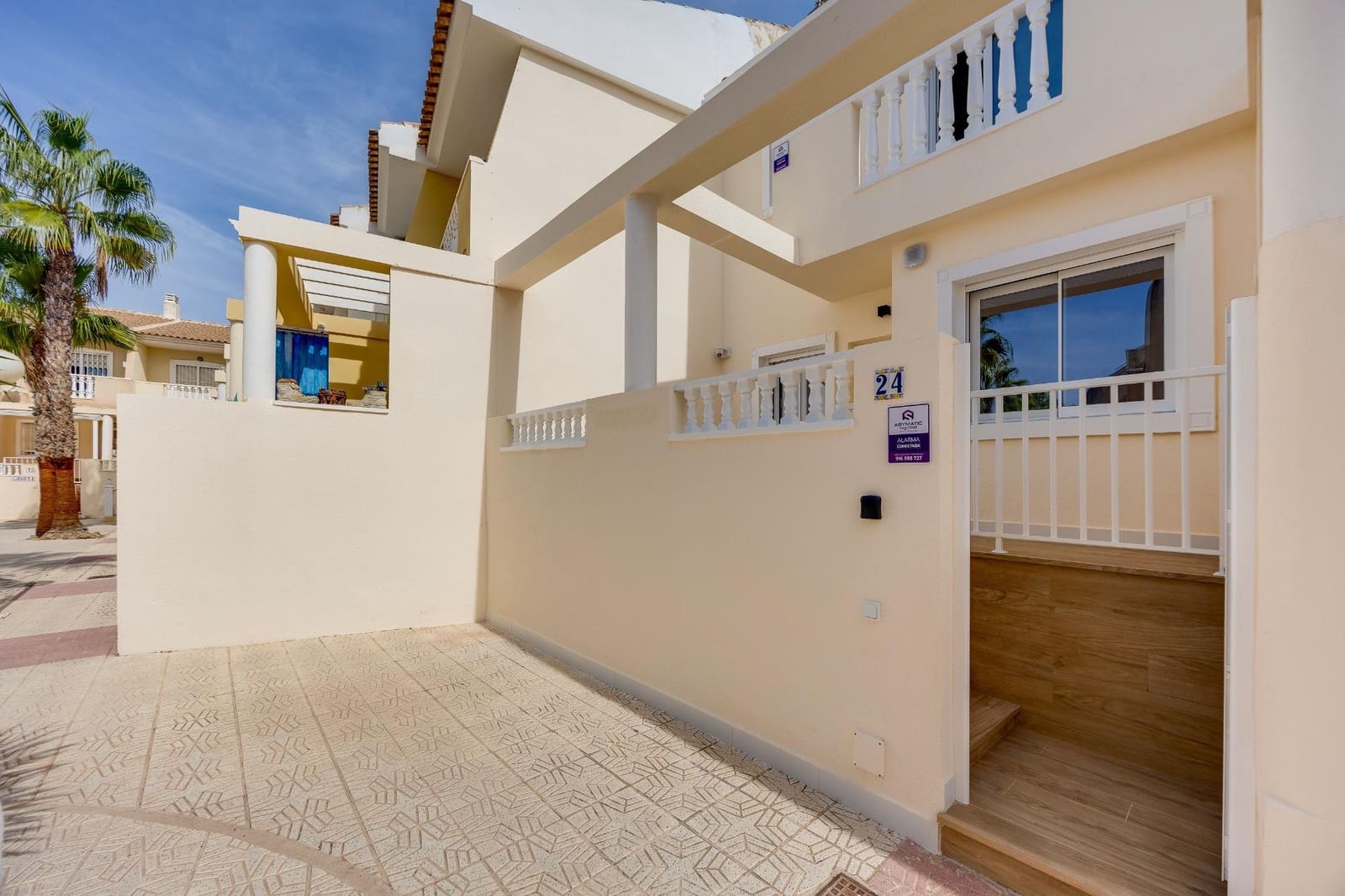 2 slaapkamer Rijtjeshuis te koop in Guardamar del Segura met zwembad - € 280.000 (Ref: 10139943)