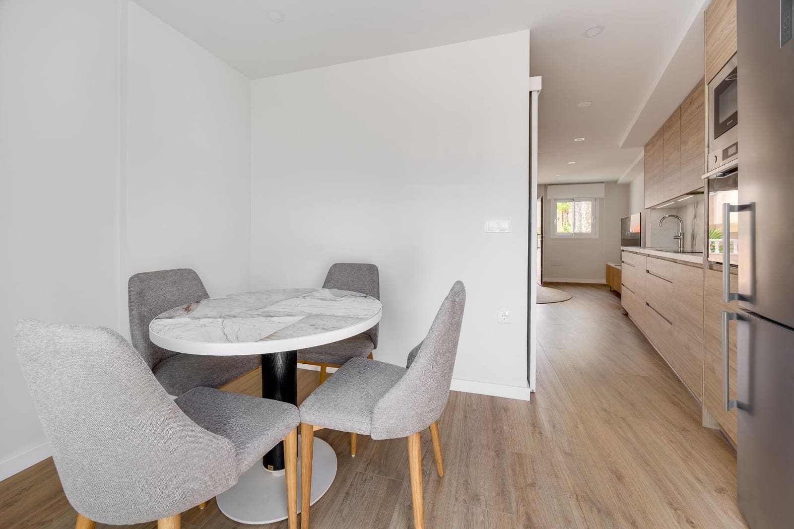 2 slaapkamer Rijtjeshuis te koop in Guardamar del Segura met zwembad - € 280.000 (Ref: 10139943)