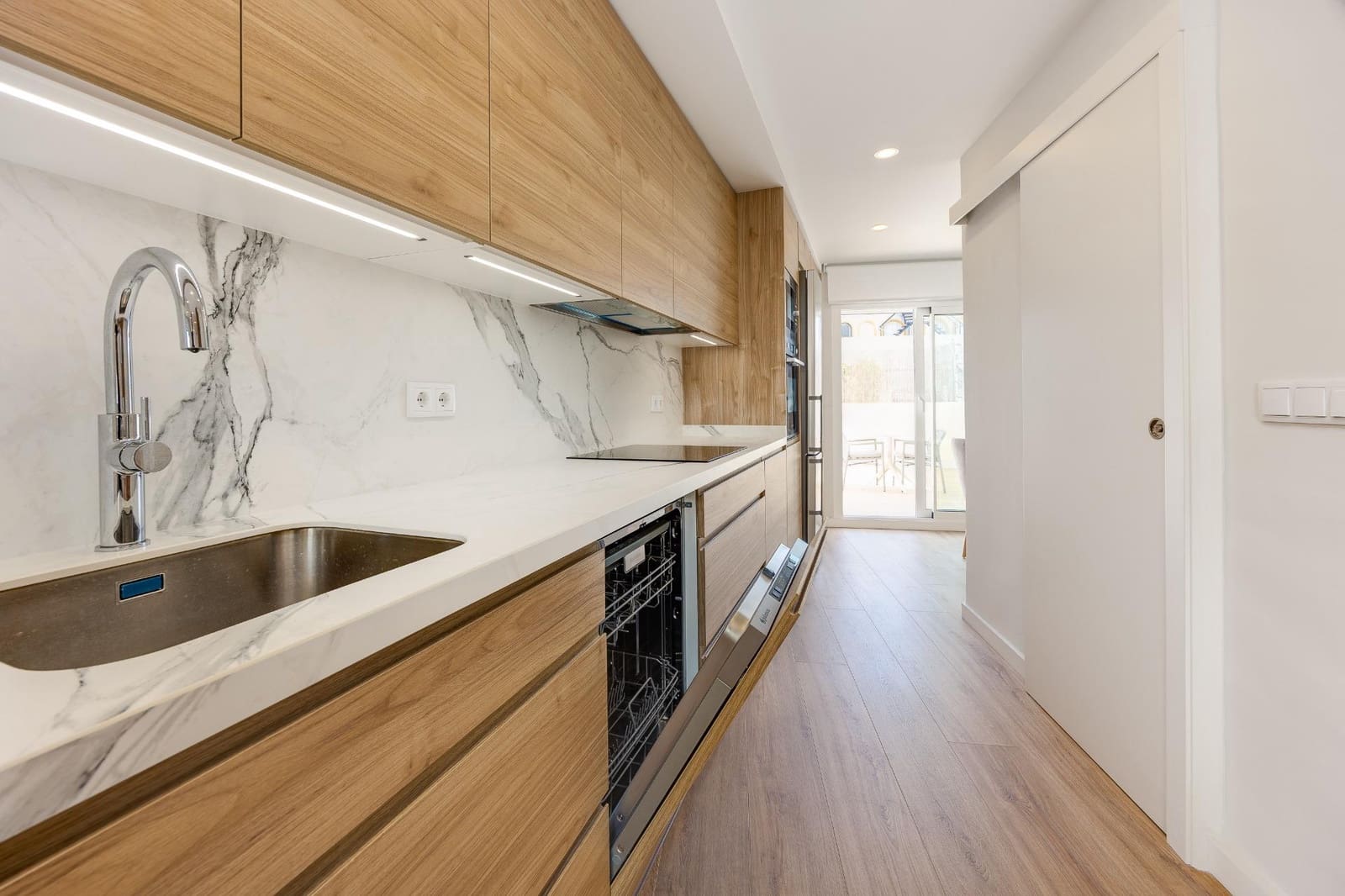 2 slaapkamer Rijtjeshuis te koop in Guardamar del Segura met zwembad - € 280.000 (Ref: 10139943)