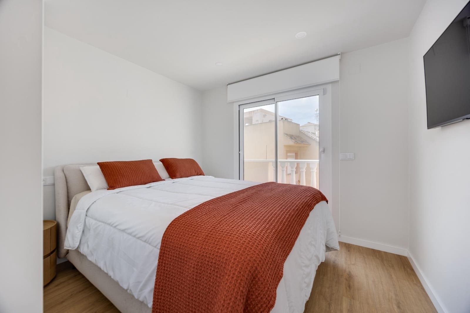 2 slaapkamer Rijtjeshuis te koop in Guardamar del Segura met zwembad - € 280.000 (Ref: 10139943)