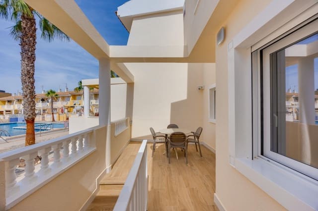 2 sovrum Radhus till salu i Guardamar del Segura med pool - 280 000 € (Ref: 10139943)
