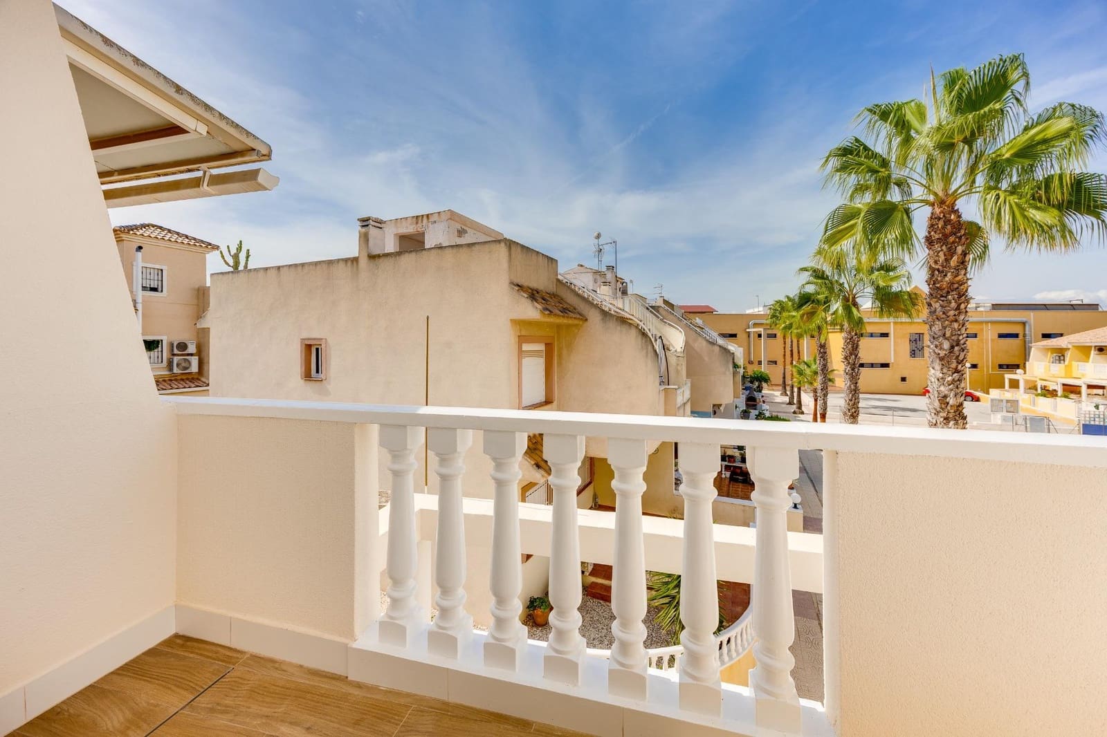 2 slaapkamer Rijtjeshuis te koop in Guardamar del Segura met zwembad - € 280.000 (Ref: 10139943)