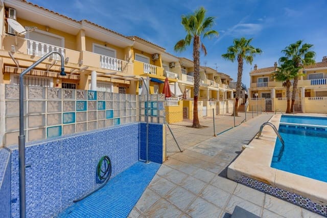 2 sovrum Radhus till salu i Guardamar del Segura med pool - 280 000 € (Ref: 10139943)