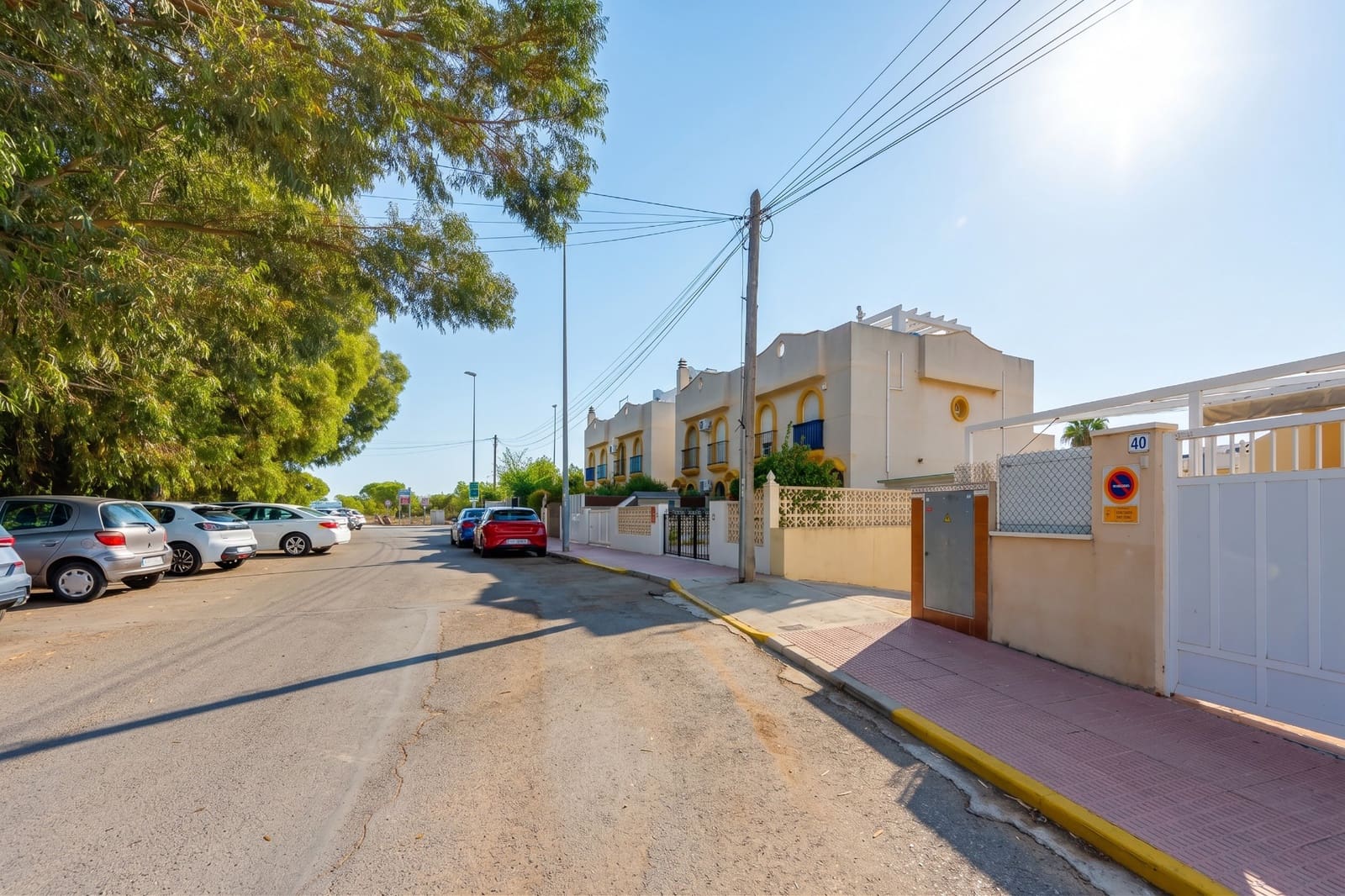 2 slaapkamer Rijtjeshuis te koop in Guardamar del Segura met zwembad - € 280.000 (Ref: 10139943)