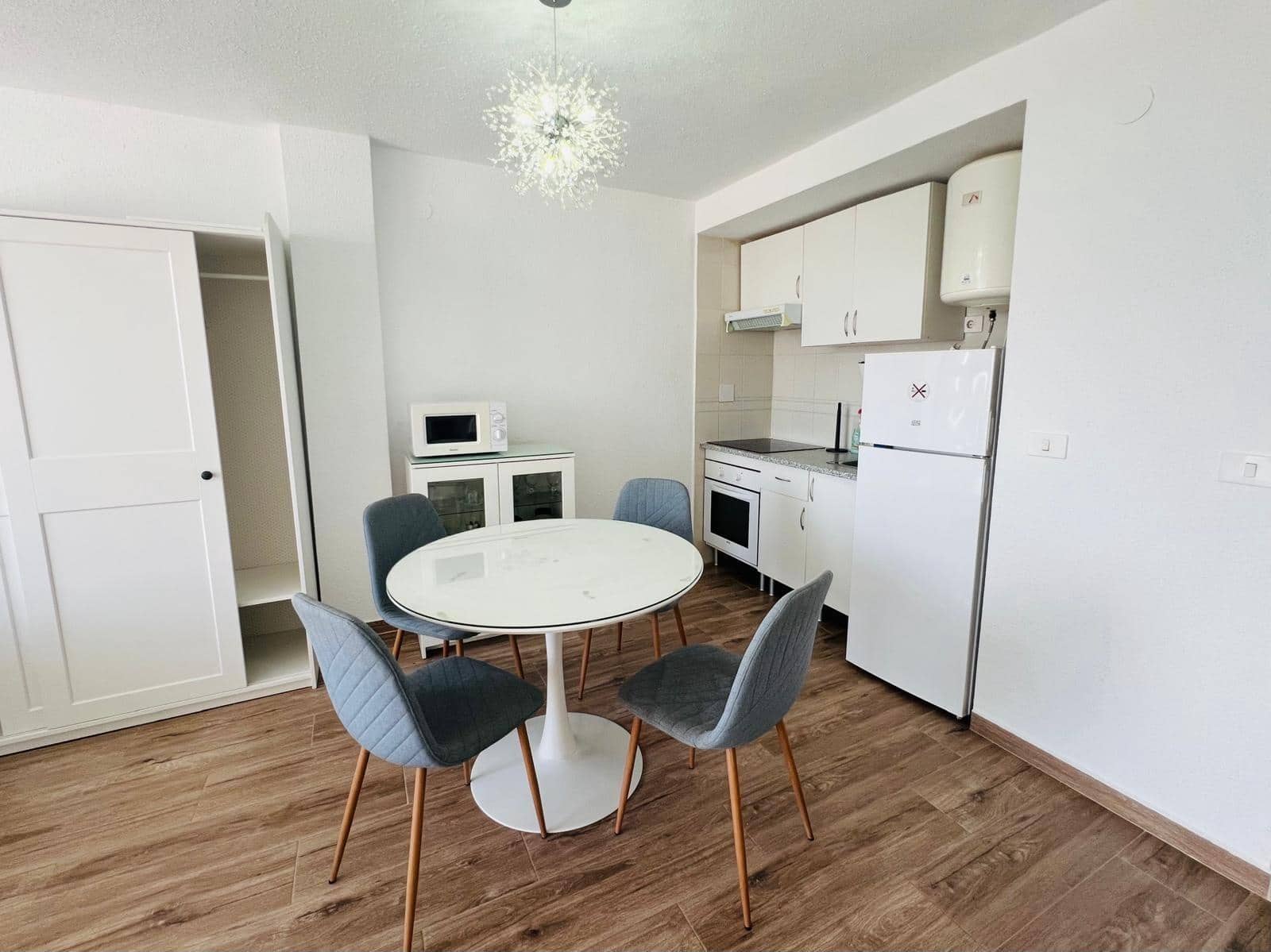 1 slaapkamer Studio te koop in Torrevieja met zwembad - € 125.000 (Ref: 10139944)