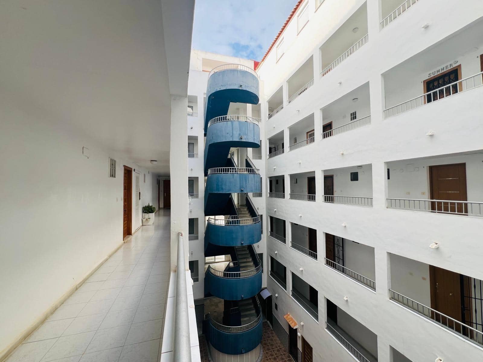 1 slaapkamer Studio te koop in Torrevieja met zwembad - € 125.000 (Ref: 10139944)