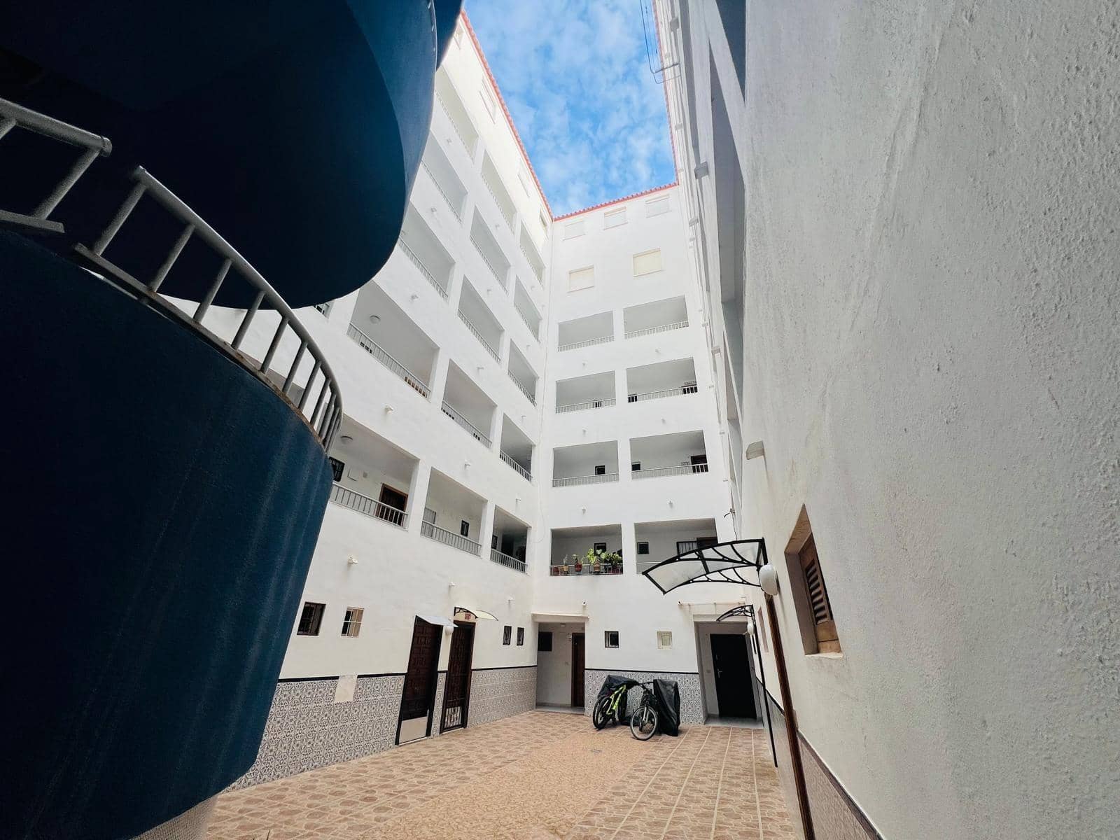 1 slaapkamer Studio te koop in Torrevieja met zwembad - € 125.000 (Ref: 10139944)