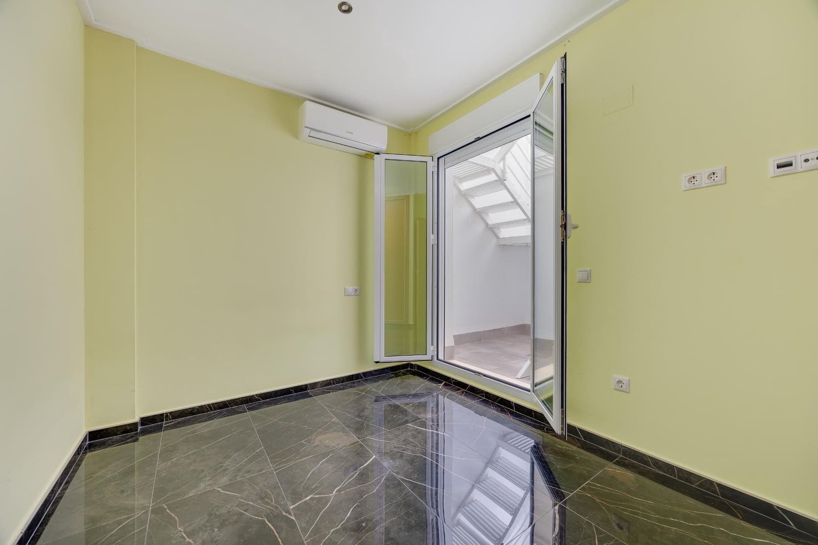 2 chambre Maison de Ville à vendre à Torrevieja avec garage - 285 000 € (Ref: 10161766)
