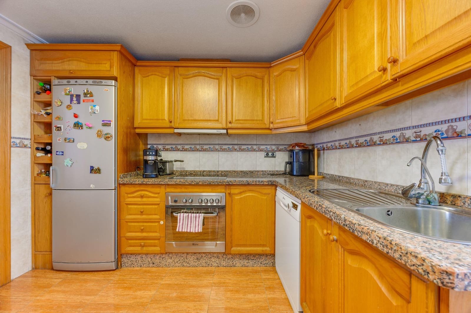 4 sovrum Lägenhet till salu i Torrevieja med garage - 265 000 € (Ref: 10166866)