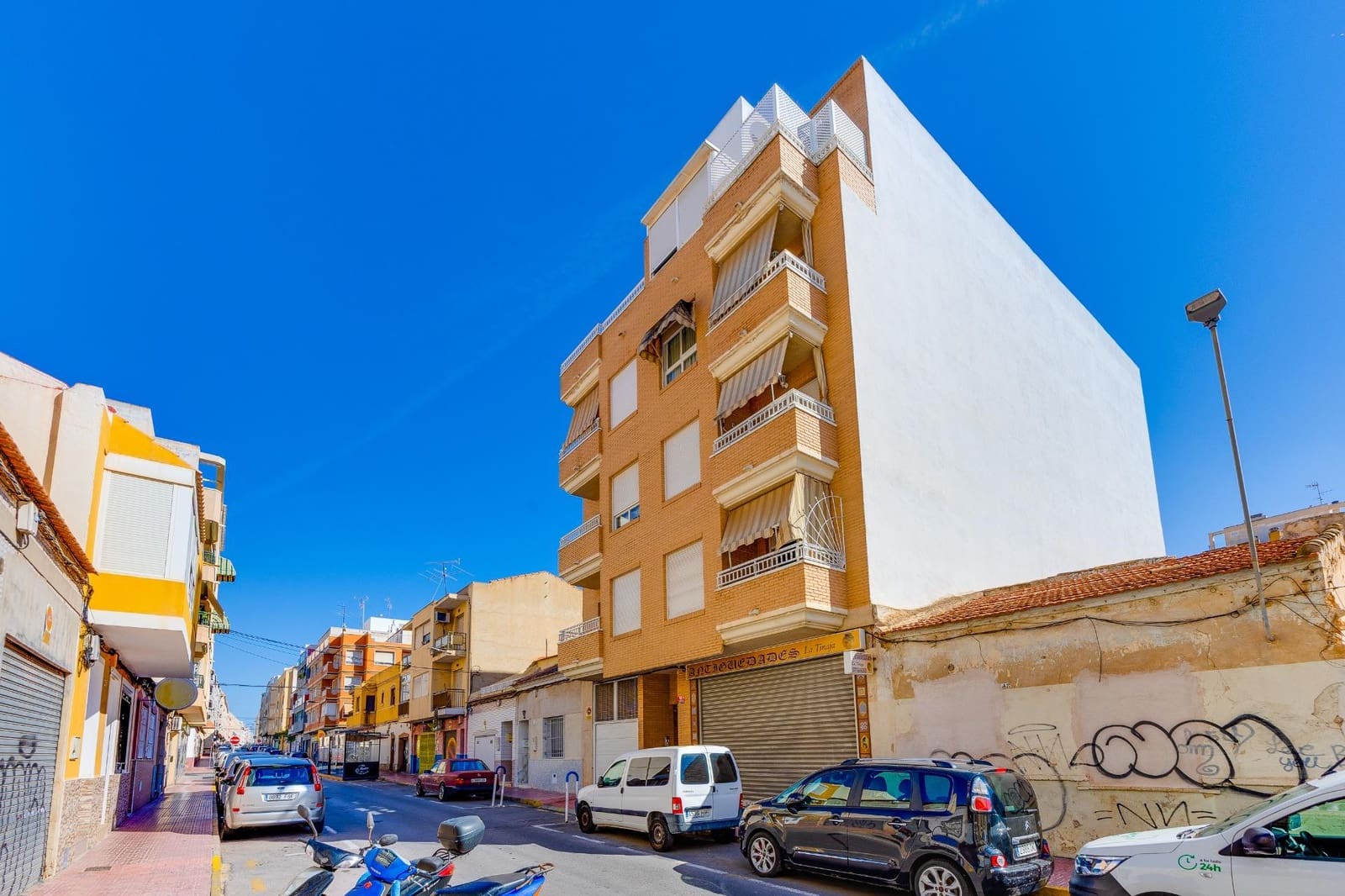 4 sovrum Lägenhet till salu i Torrevieja med garage - 265 000 € (Ref: 10166866)