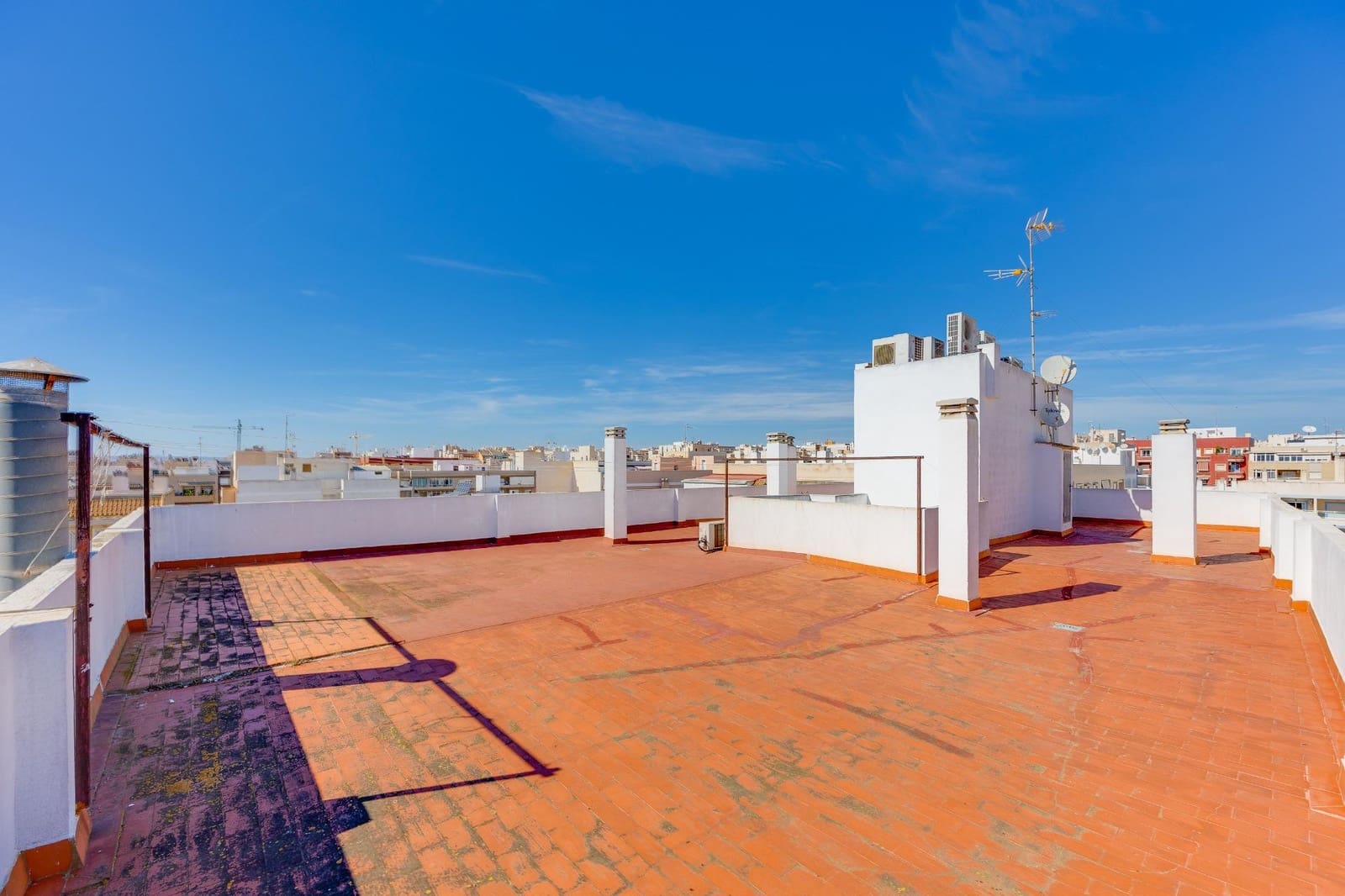 4 sovrum Lägenhet till salu i Torrevieja med garage - 265 000 € (Ref: 10166866)