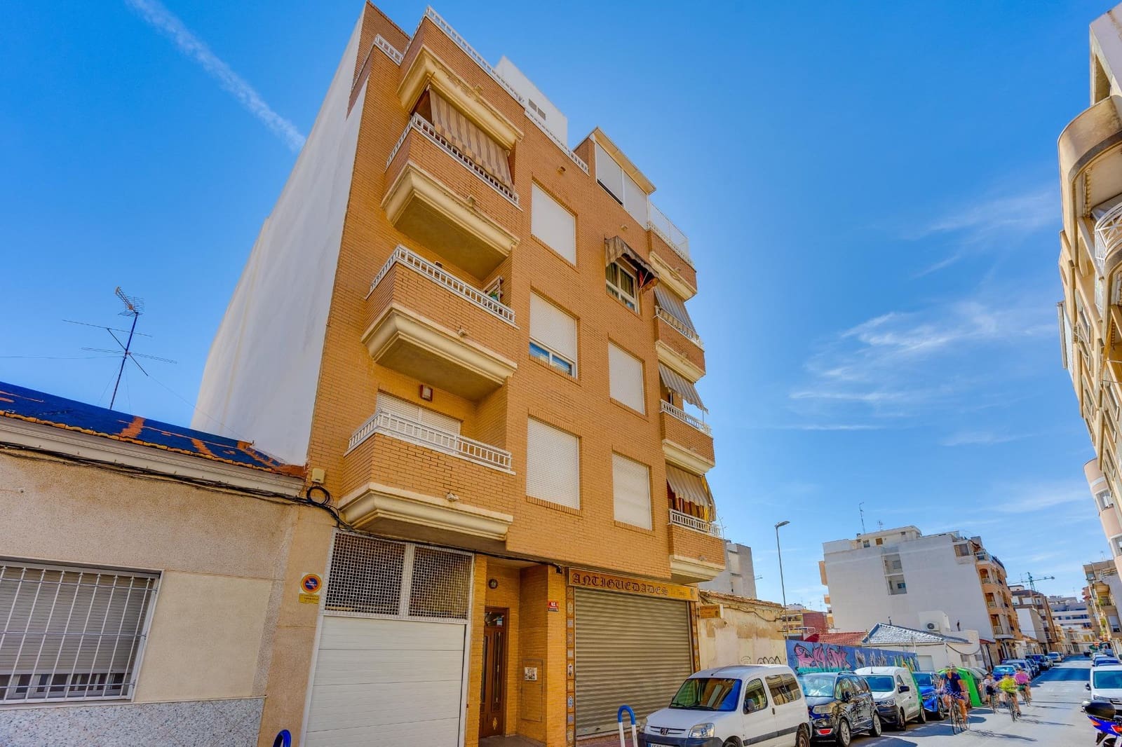 4 sovrum Lägenhet till salu i Torrevieja med garage - 265 000 € (Ref: 10166866)