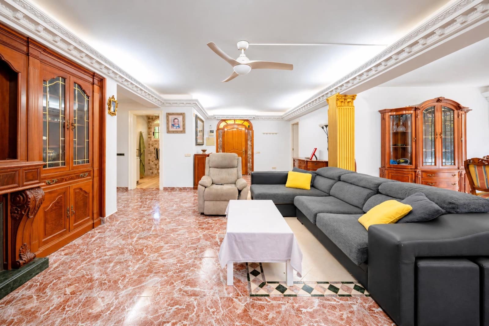 6 soveværelse Villa til salg i Benicassim med swimmingpool garage - € 670.000 (Ref: 10183098)
