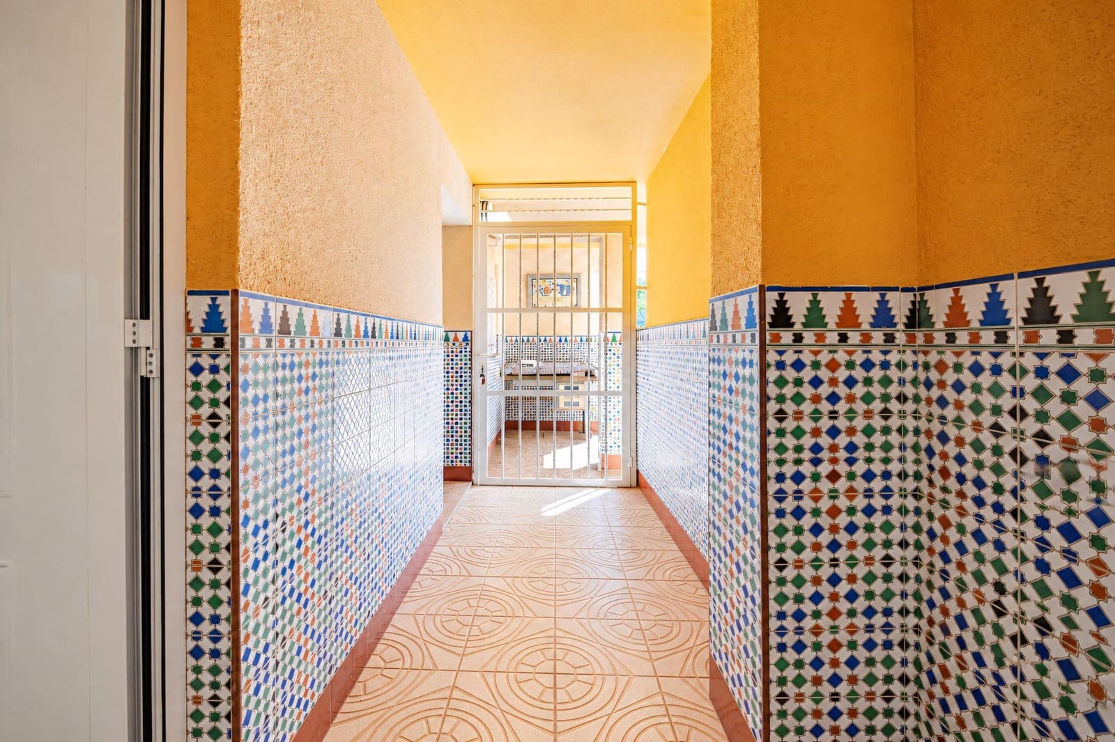6 soveværelse Villa til salg i Benicassim med swimmingpool garage - € 670.000 (Ref: 10183098)