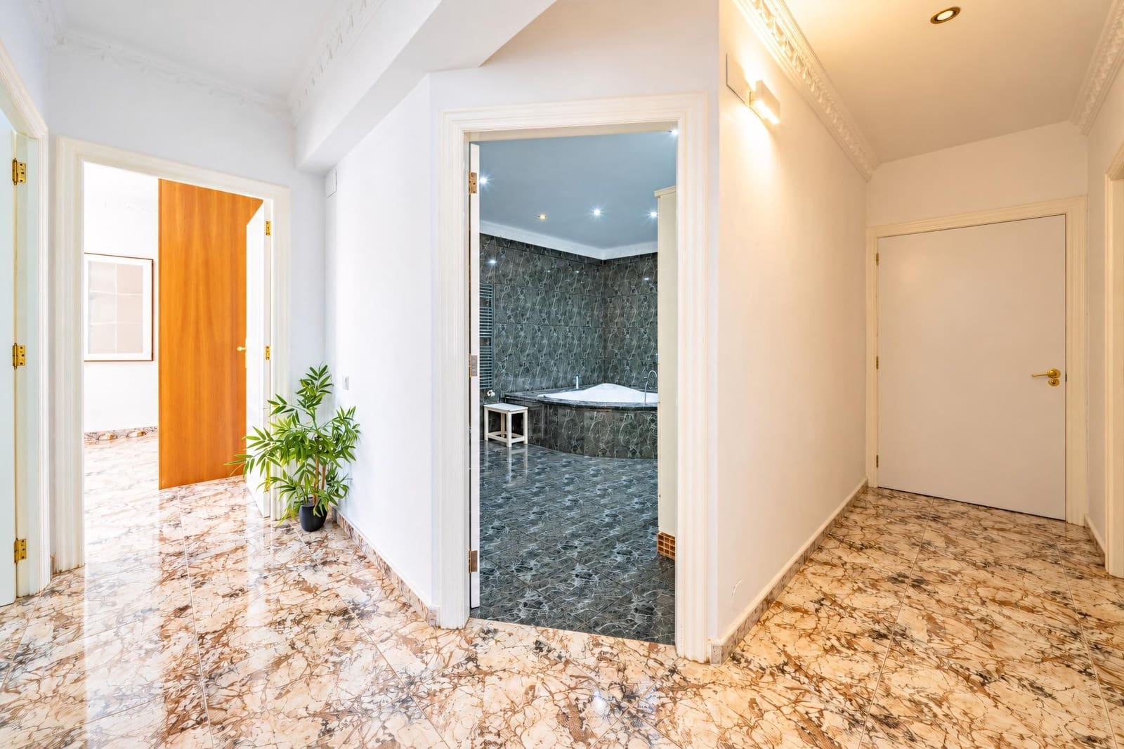 6 soveværelse Villa til salg i Benicassim med swimmingpool garage - € 670.000 (Ref: 10183098)