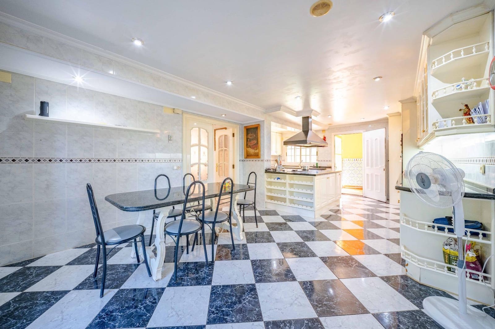 6 soveværelse Villa til salg i Benicassim med swimmingpool garage - € 670.000 (Ref: 10183098)