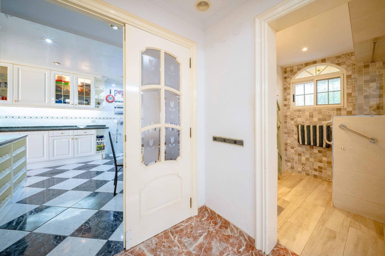 6 soveværelse Villa til salg i Benicassim med swimmingpool garage - € 670.000 (Ref: 10183098)