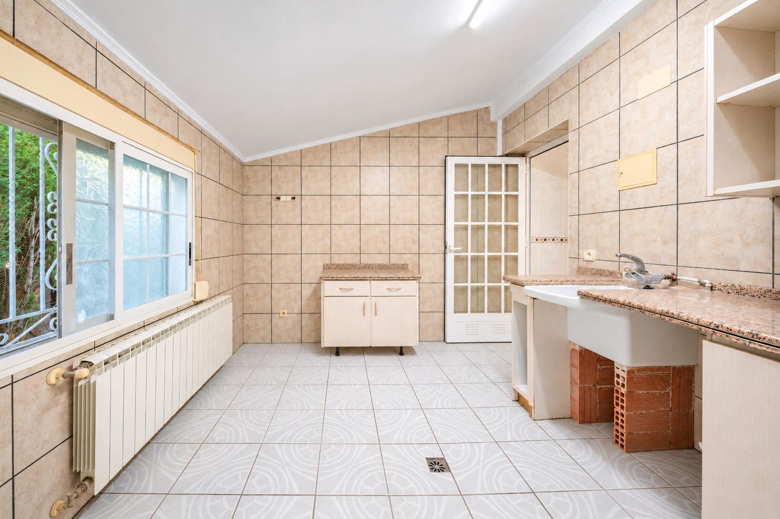 6 soveværelse Villa til salg i Benicassim med swimmingpool garage - € 670.000 (Ref: 10183098)