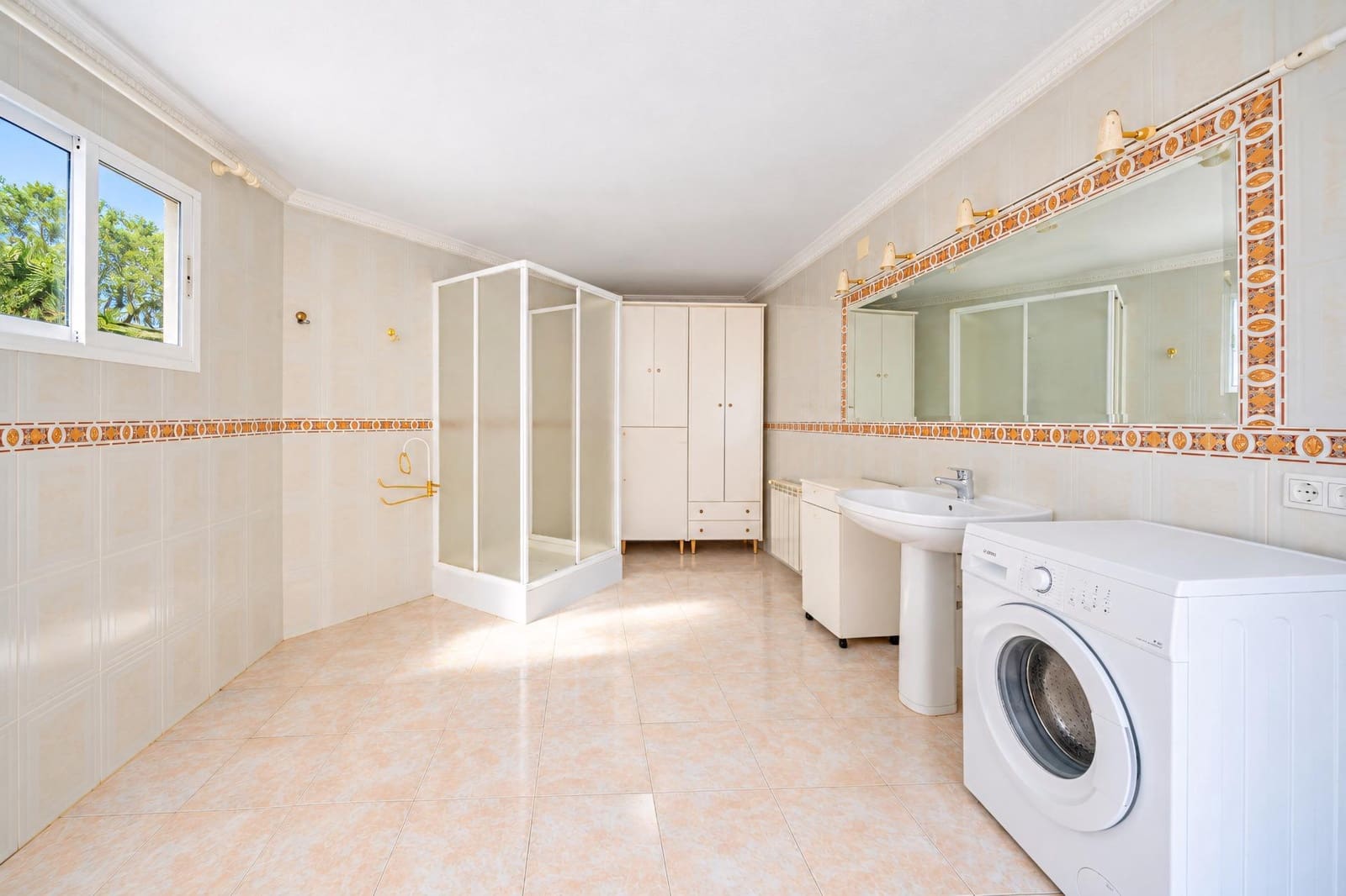6 soveværelse Villa til salg i Benicassim med swimmingpool garage - € 670.000 (Ref: 10183098)
