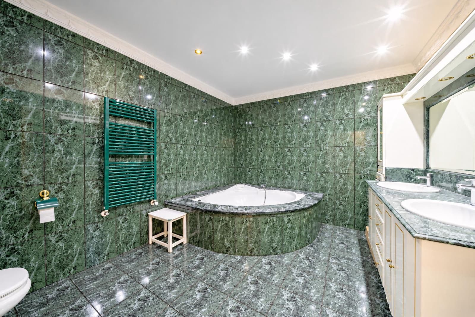 6 soveværelse Villa til salg i Benicassim med swimmingpool garage - € 670.000 (Ref: 10183098)