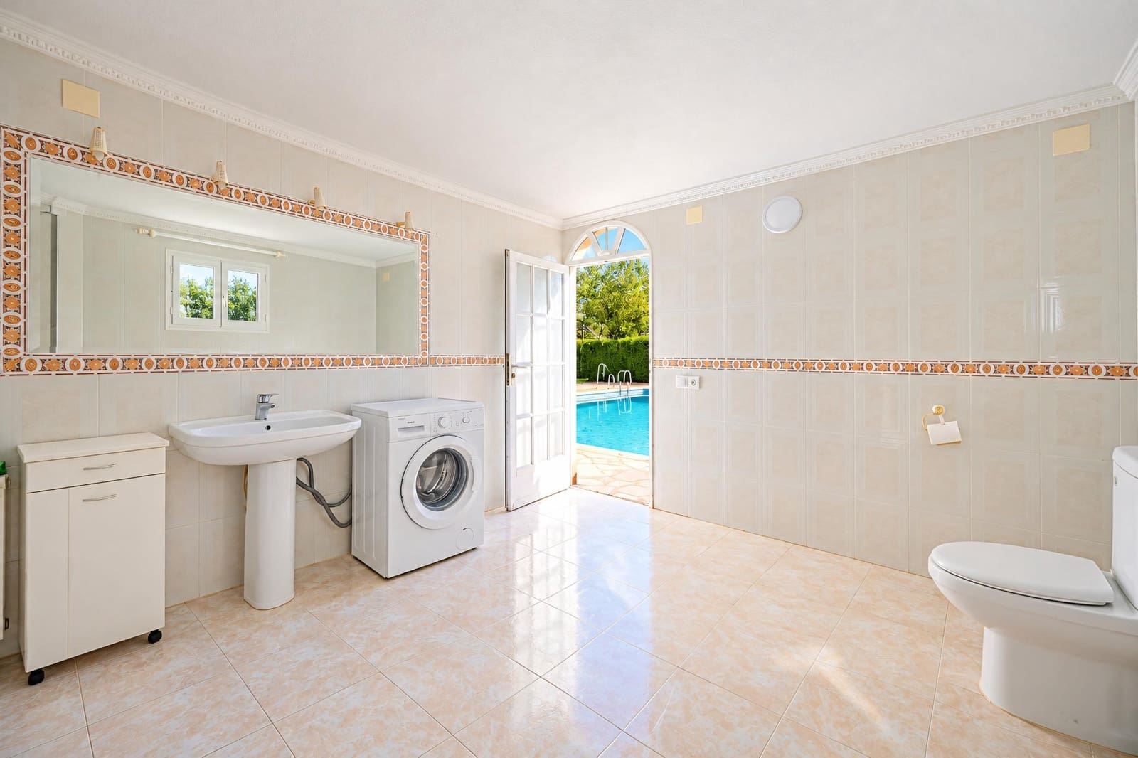 6 soveværelse Villa til salg i Benicassim med swimmingpool garage - € 670.000 (Ref: 10183098)