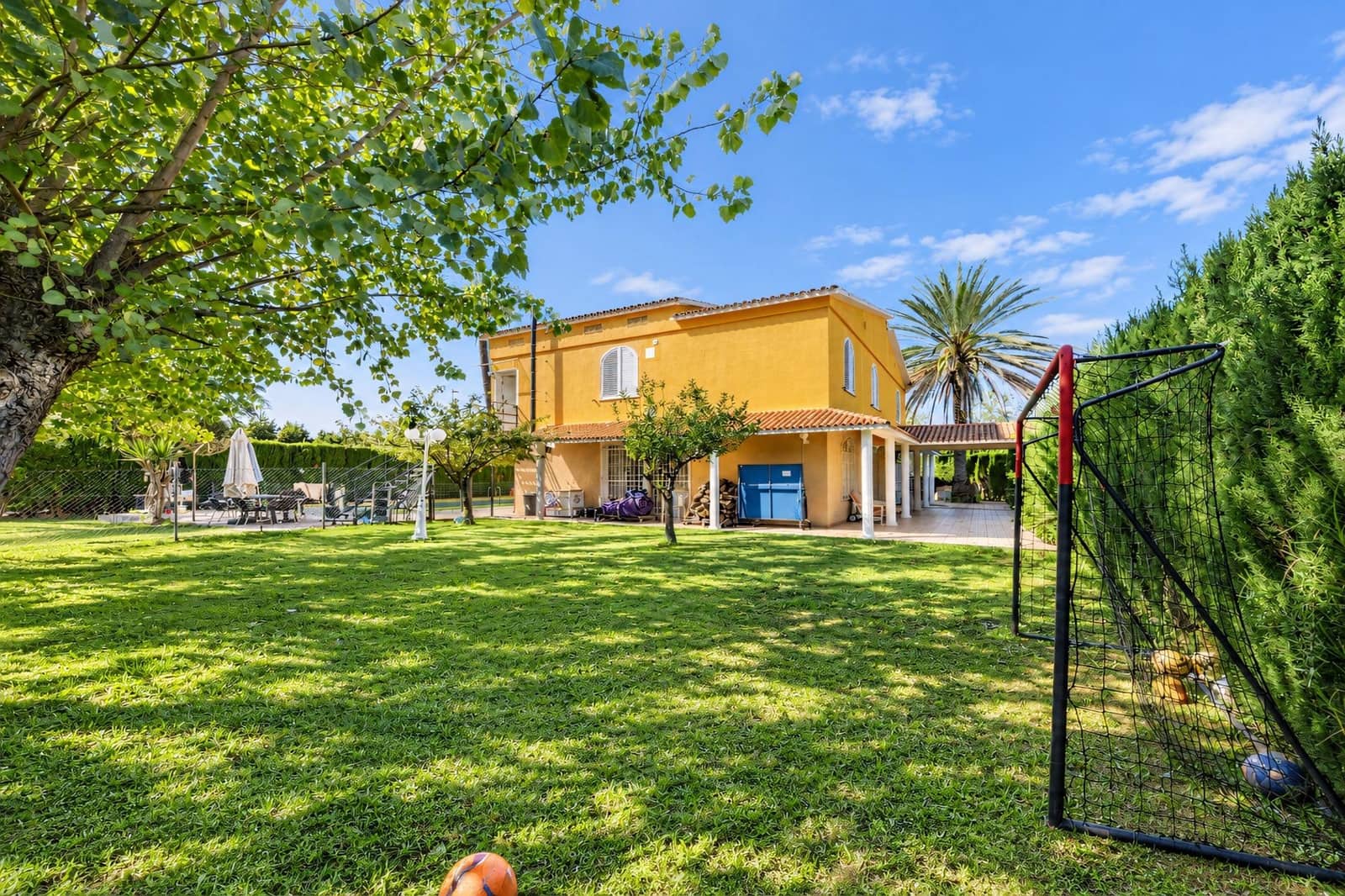6 soveværelse Villa til salg i Benicassim med swimmingpool garage - € 670.000 (Ref: 10183098)