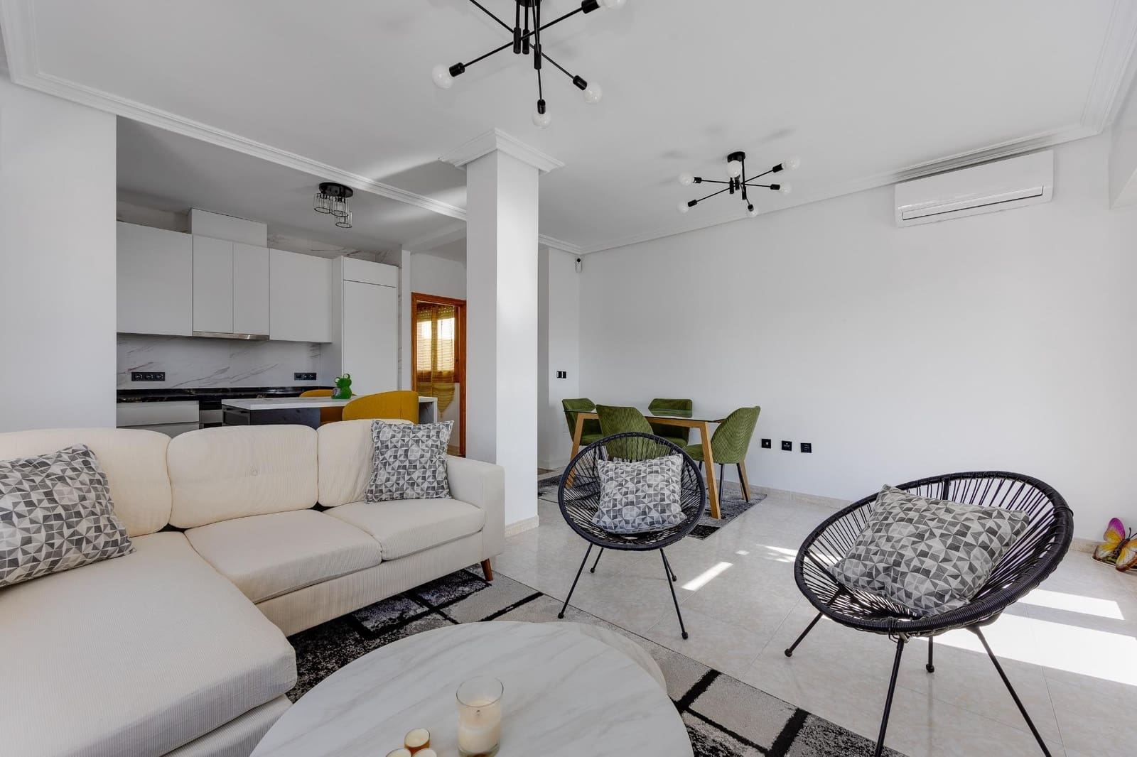 2 slaapkamer Penthouse te koop in Torrevieja - € 291.000 (Ref: 10184869)