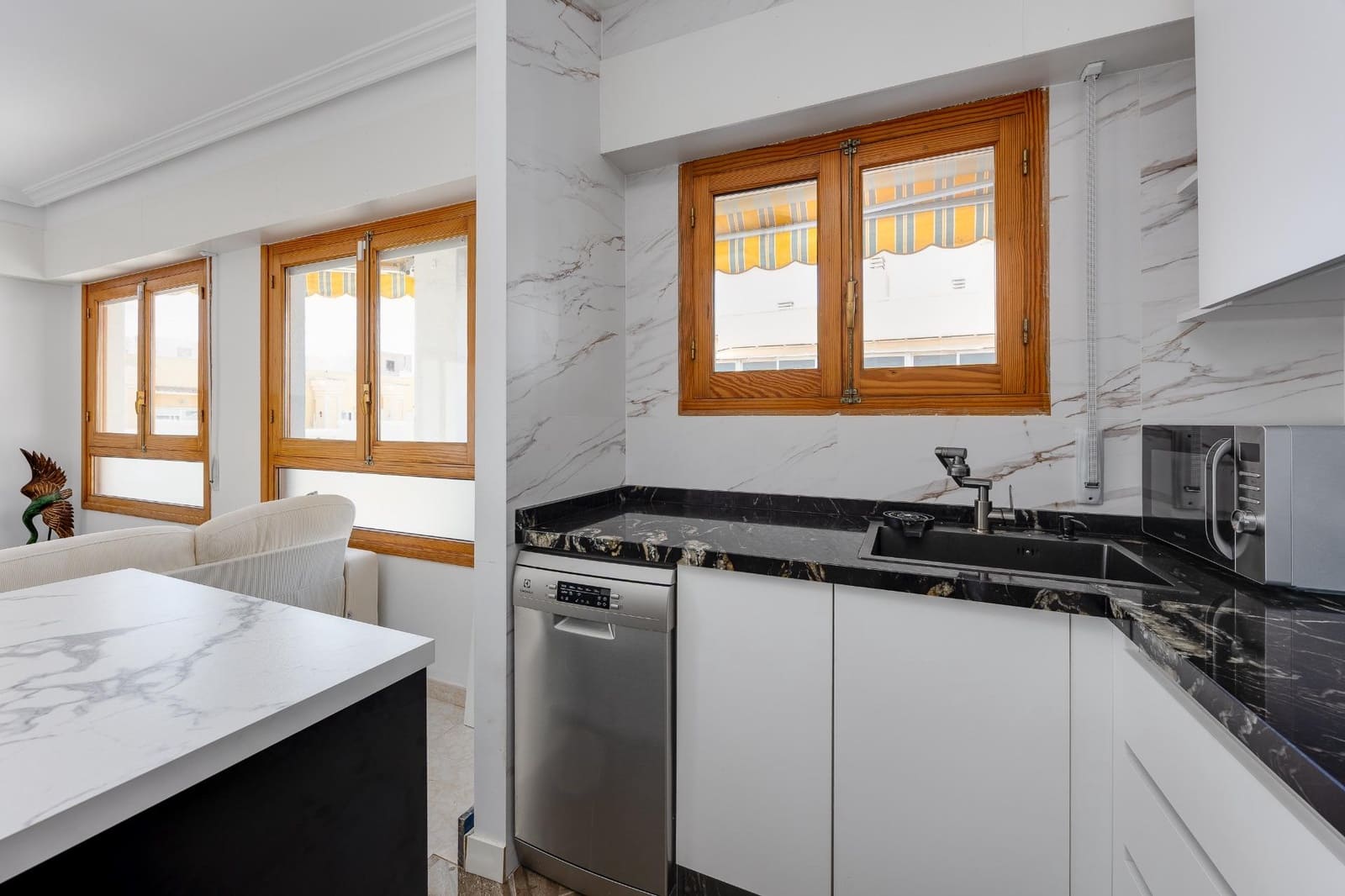 2 slaapkamer Penthouse te koop in Torrevieja - € 291.000 (Ref: 10184869)