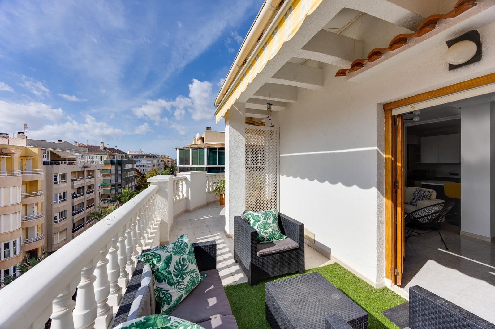 2 slaapkamer Penthouse te koop in Torrevieja - € 291.000 (Ref: 10184869)