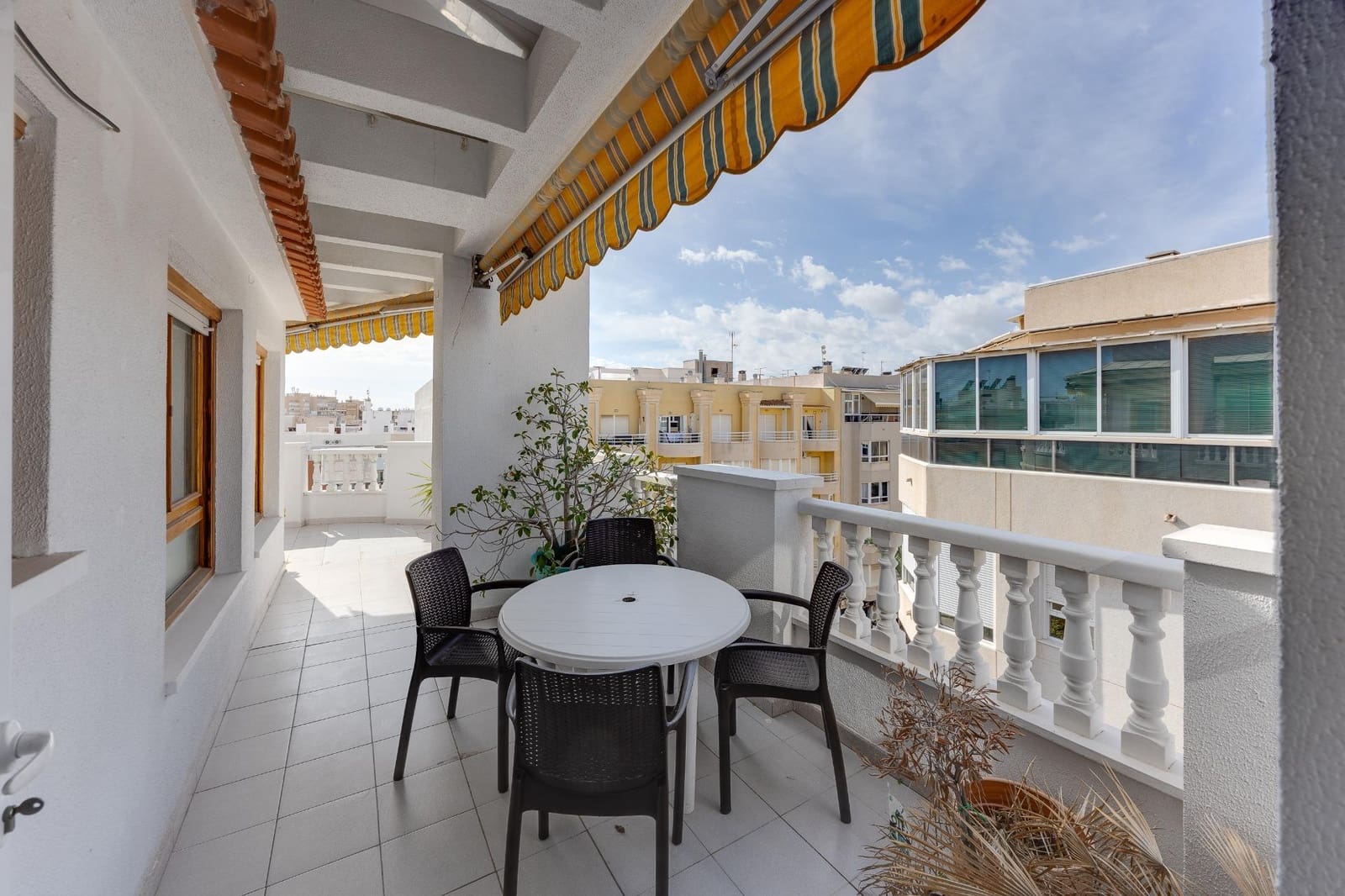 2 slaapkamer Penthouse te koop in Torrevieja - € 291.000 (Ref: 10184869)
