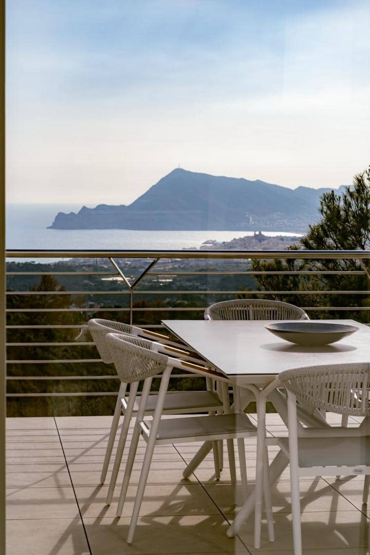 4 bedroom Villa for sale in Altea with pool garage - € 1,095,000 (Ref: 9089992)