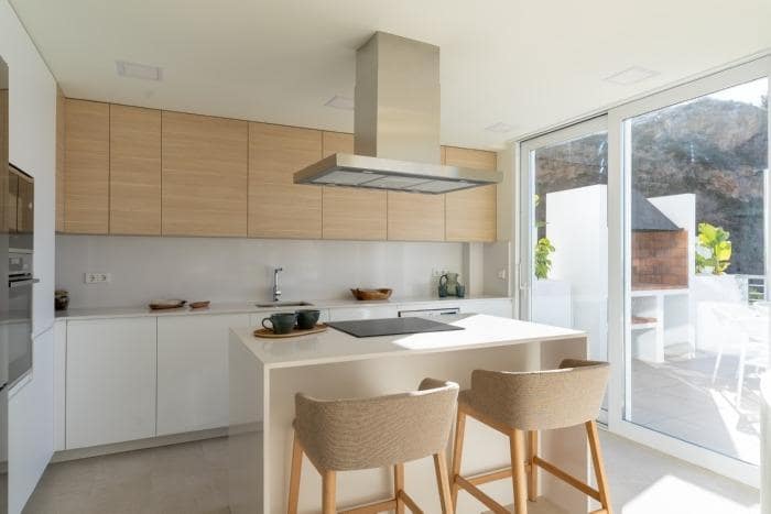 4 bedroom Villa for sale in Altea with pool garage - € 1,095,000 (Ref: 9089992)