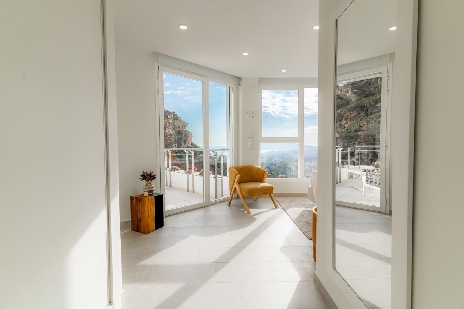 4 bedroom Villa for sale in Altea with pool garage - € 1,095,000 (Ref: 9089992)